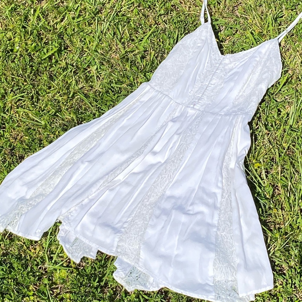 White vintage course at like dress